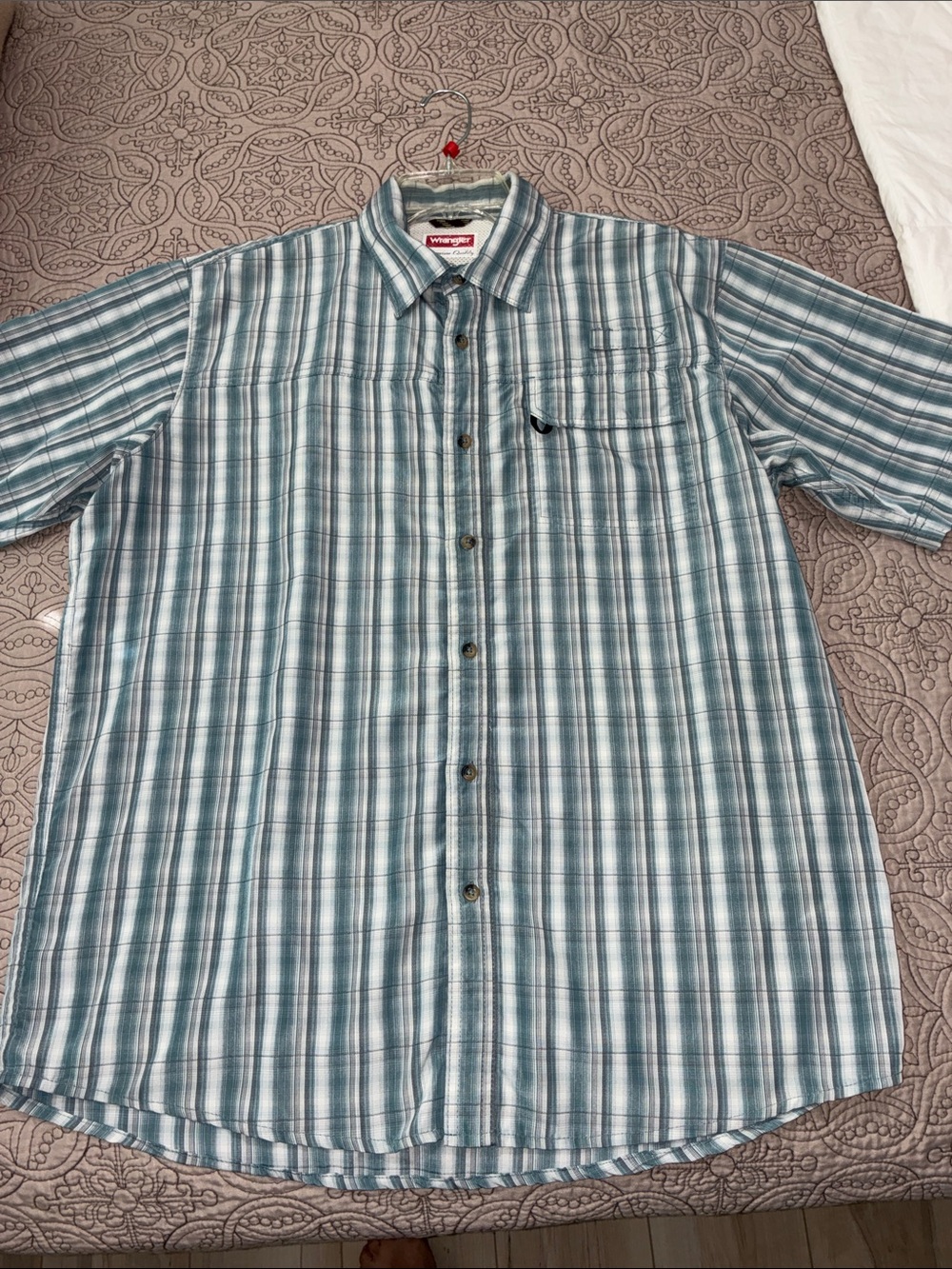 WRANGLER (*3*) Men’s EUC Light Blue & Striped Short Sleeve Button-Up Shirts Sz L - Picture 9 of 12